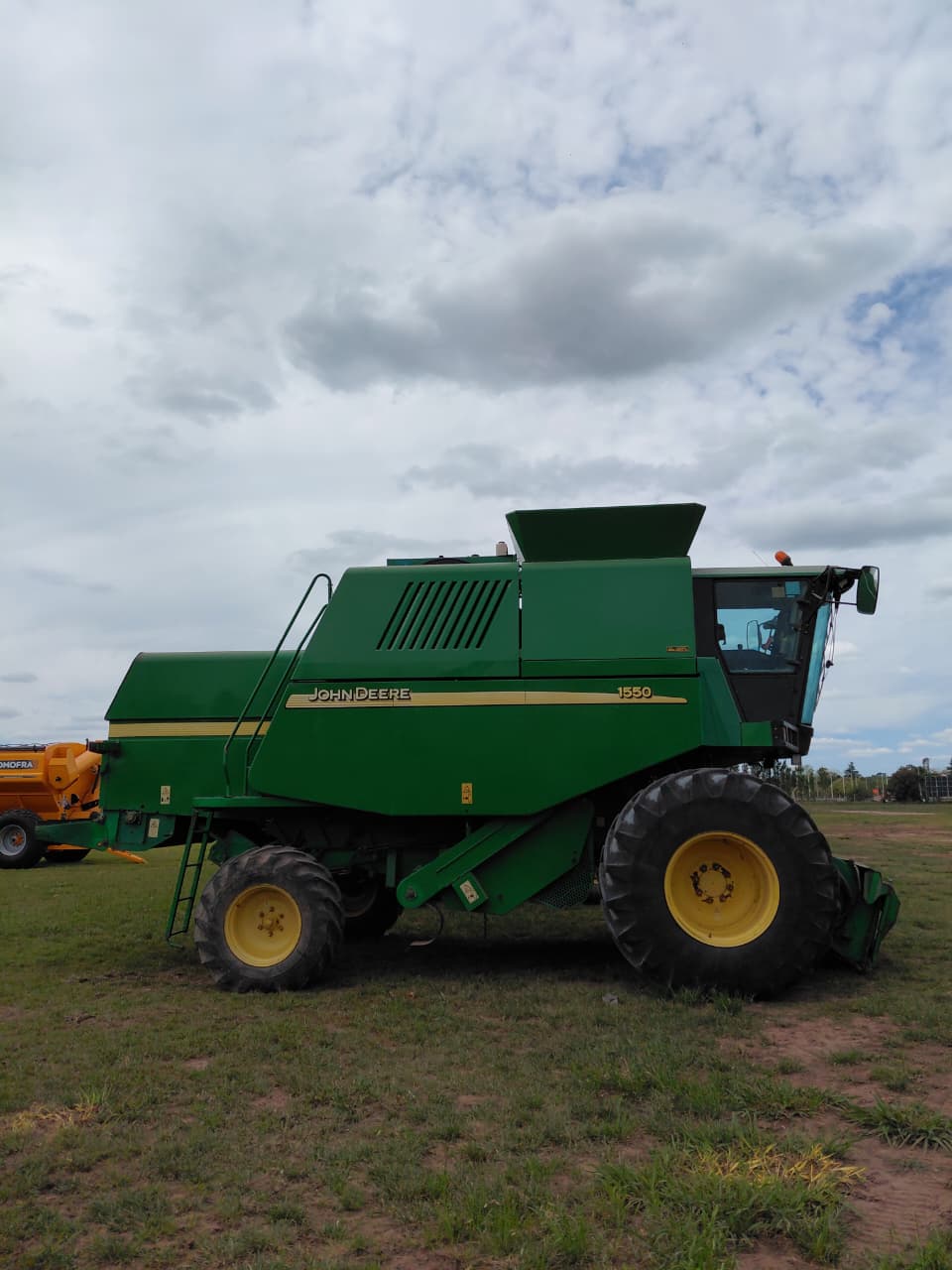 John Deere 1550 — foto 2